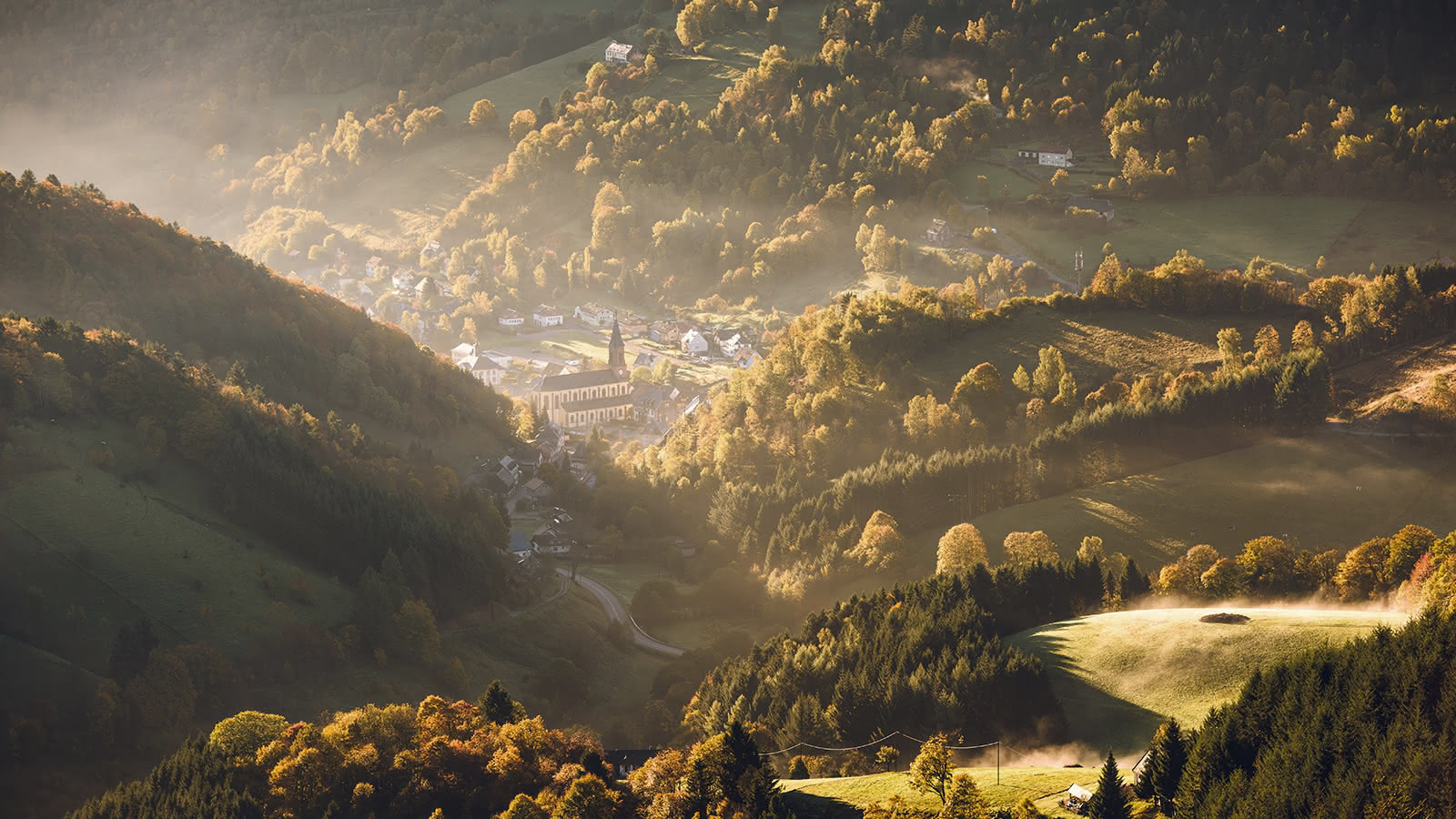 Alsace wine region village and vineyards for a wine route planning guide