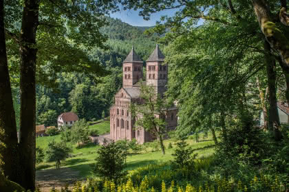 Abbaye de Murbach vue depuis la chapelle Notre Dame de Lorette Crédit : pays d'art et d'histoire