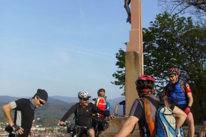 Mountainbiken rund im das Missionskreuz