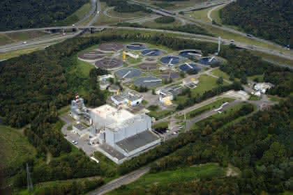 Vue aérienne de la station d'épuration et de l'usine d'incinération de Sausheim