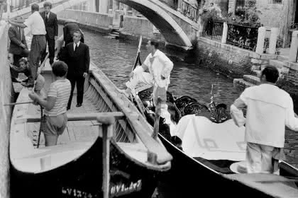 © Cameraphoto Venezia, The Getty Research Institute, Research Library, Fonds Allan Kaprow /  Archives Lebel